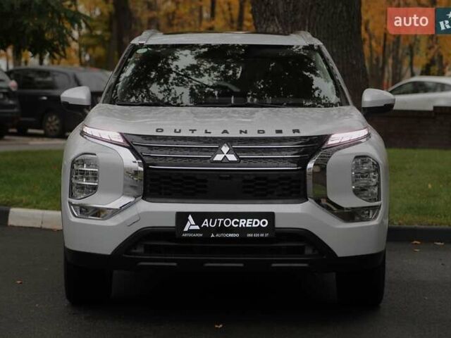 Міцубісі Аутлендер 2022 у Харкові на Automoto.ua Білий Міцубісі Аутлендер, об'ємом двигуна 2.49 л та пробігом 18 тис. км за 30500 $, фото 1 на Automoto.ua