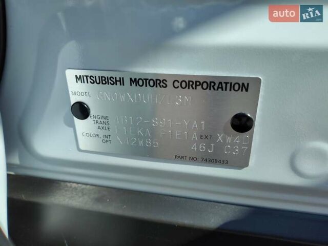 Белый Мицубиси Аутлендер, объемом двигателя 2.36 л и пробегом 43 тыс. км за 34300 $, фото 57 на Automoto.ua