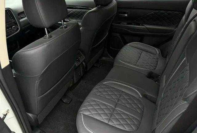 Міцубісі Аутлендер 2022 у Одесі на Automoto.ua Білий Міцубісі Аутлендер, об'ємом двигуна 0 л та пробігом 21 тис. км за 22000 $, фото 14 на Automoto.ua