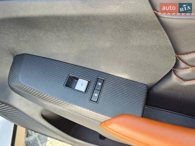 Белый Мицубиси Аутлендер, объемом двигателя 2.36 л и пробегом 43 тыс. км за 34300 $, фото 46 на Automoto.ua