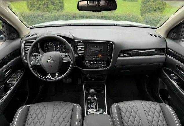 Міцубісі Аутлендер 2022 у Одесі на Automoto.ua Білий Міцубісі Аутлендер, об'ємом двигуна 0 л та пробігом 21 тис. км за 22000 $, фото 18 на Automoto.ua