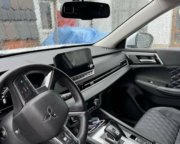 Білий Міцубісі Аутлендер, об'ємом двигуна 2.49 л та пробігом 22 тис. км за 26500 $, фото 4 на Automoto.ua