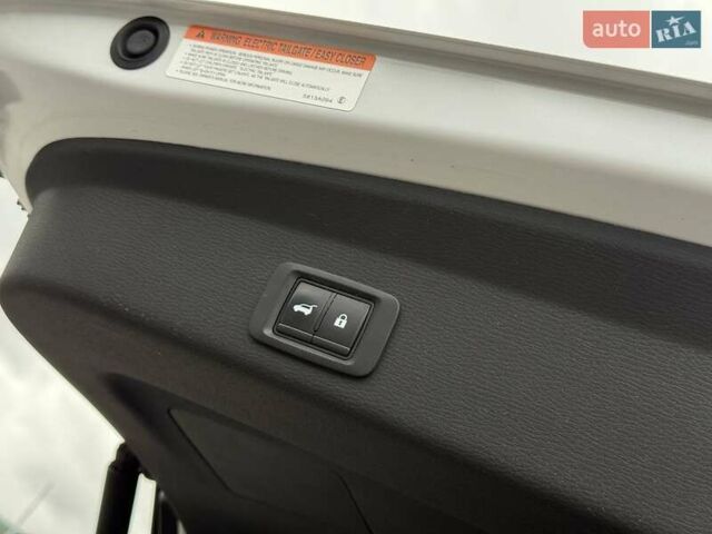 Белый Мицубиси Аутлендер, объемом двигателя 2.49 л и пробегом 70 тыс. км за 24900 $, фото 18 на Automoto.ua