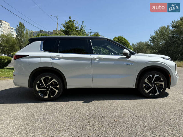 Мицубиси Аутлендер 2022 в Днепре (Днепропетровске) на Automoto.ua Белый Мицубиси Аутлендер, объемом двигателя 2.36 л и пробегом 44 тыс. км за 37300 $, фото 7 на Automoto.ua