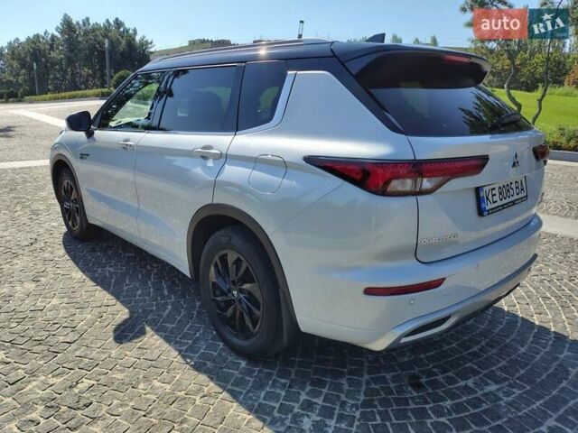 Белый Мицубиси Аутлендер, объемом двигателя 2.36 л и пробегом 43 тыс. км за 34300 $, фото 10 на Automoto.ua