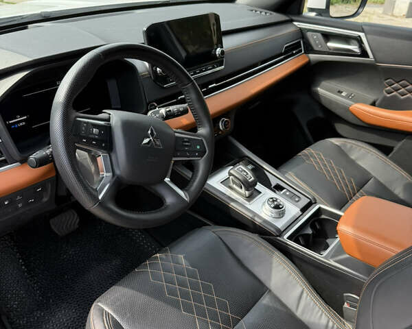 Мицубиси Аутлендер 2022 в Днепре (Днепропетровске) на Automoto.ua Белый Мицубиси Аутлендер, объемом двигателя 2.36 л и пробегом 44 тыс. км за 37300 $, фото 13 на Automoto.ua