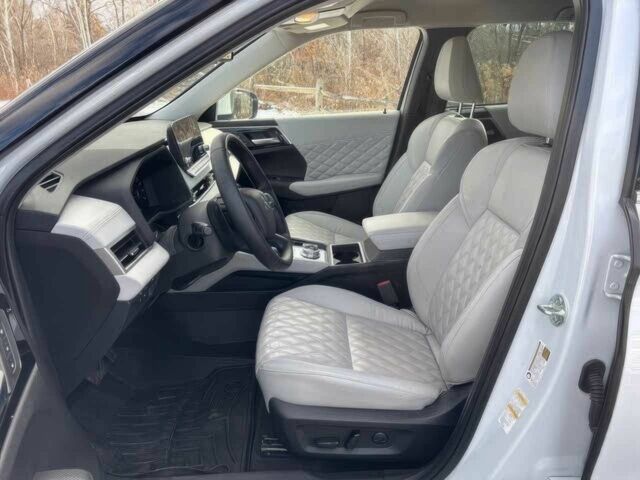 Білий Міцубісі Аутлендер, об'ємом двигуна 2 л та пробігом 23 тис. км за 9500 $, фото 6 на Automoto.ua