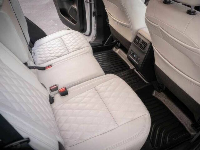 Белый Мицубиси Аутлендер, объемом двигателя 2.4 л и пробегом 30 тыс. км за 14000 $, фото 9 на Automoto.ua