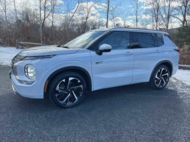 Білий Міцубісі Аутлендер, об'ємом двигуна 2 л та пробігом 23 тис. км за 9500 $, фото 2 на Automoto.ua