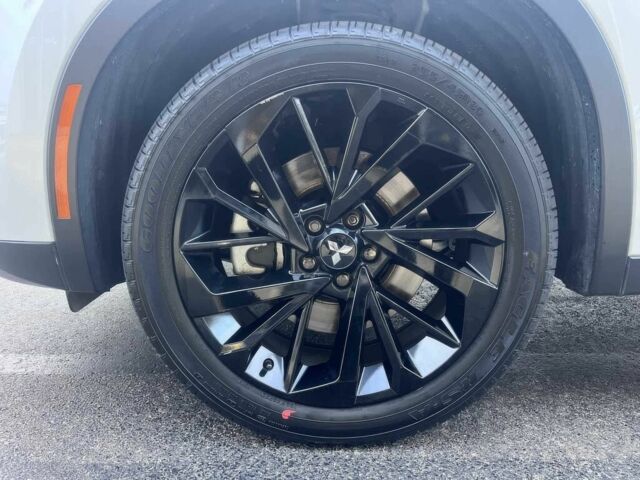 Білий Міцубісі Аутлендер, об'ємом двигуна 2.5 л та пробігом 24 тис. км за 26400 $, фото 12 на Automoto.ua