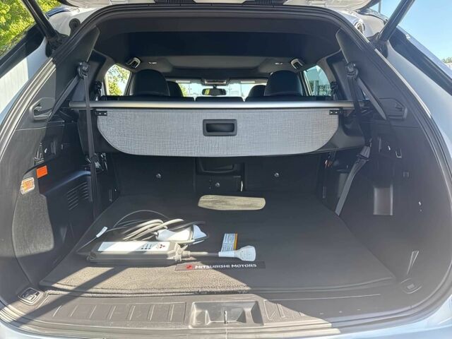 Белый Мицубиси Аутлендер, объемом двигателя 0 л и пробегом 24 тыс. км за 18500 $, фото 13 на Automoto.ua