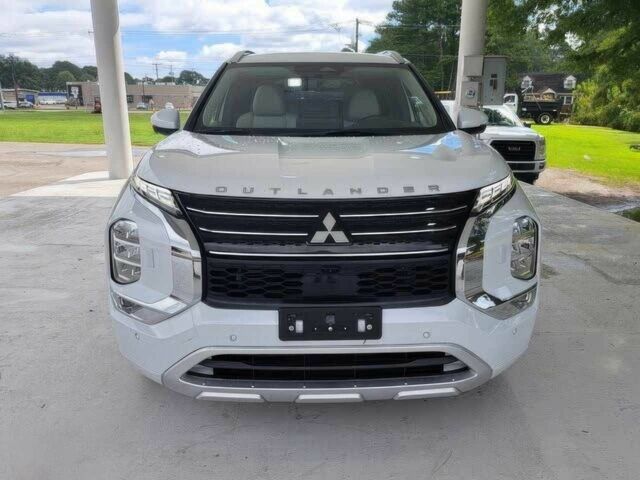 Білий Міцубісі Аутлендер, об'ємом двигуна 2.5 л та пробігом 12 тис. км за 12000 $, фото 1 на Automoto.ua