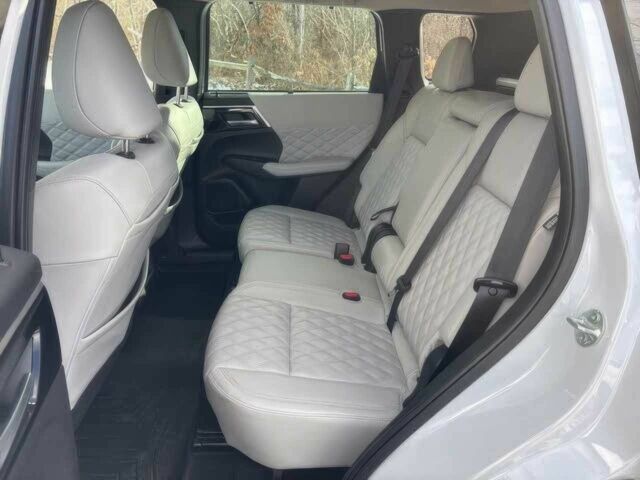 Білий Міцубісі Аутлендер, об'ємом двигуна 2 л та пробігом 23 тис. км за 9500 $, фото 13 на Automoto.ua