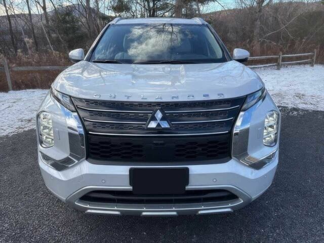 Білий Міцубісі Аутлендер, об'ємом двигуна 2 л та пробігом 23 тис. км за 9500 $, фото 1 на Automoto.ua