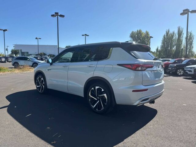 Белый Мицубиси Аутлендер, объемом двигателя 0 л и пробегом 24 тыс. км за 18500 $, фото 5 на Automoto.ua