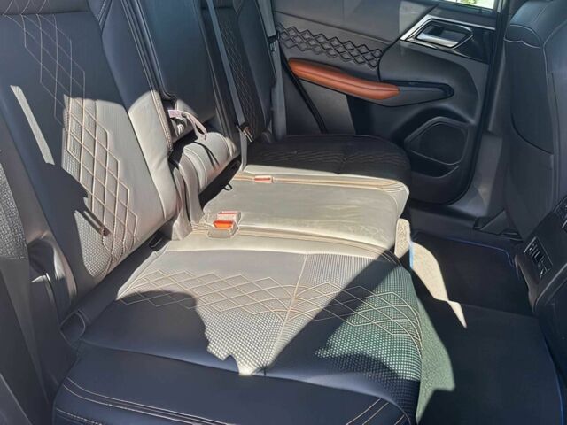 Белый Мицубиси Аутлендер, объемом двигателя 0 л и пробегом 24 тыс. км за 18500 $, фото 12 на Automoto.ua