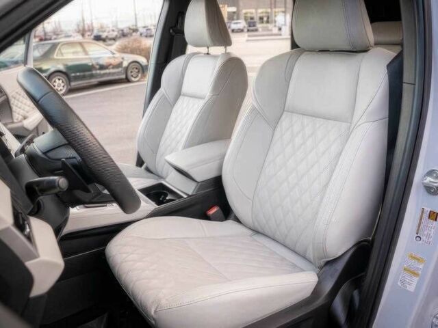 Белый Мицубиси Аутлендер, объемом двигателя 2.4 л и пробегом 30 тыс. км за 14000 $, фото 7 на Automoto.ua