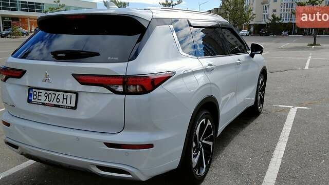 Мицубиси Аутлендер 2024 в Николаеве на Automoto.ua Белый Мицубиси Аутлендер, объемом двигателя 2.49 л и пробегом 7 тыс. км за 39800 $, фото 16 на Automoto.ua