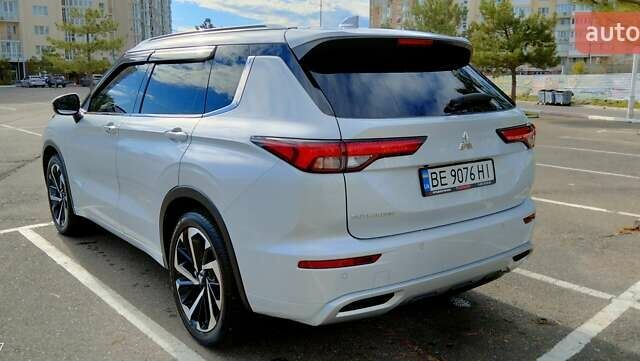 Мицубиси Аутлендер 2024 в Николаеве на Automoto.ua Белый Мицубиси Аутлендер, объемом двигателя 2.49 л и пробегом 7 тыс. км за 39800 $, фото 15 на Automoto.ua