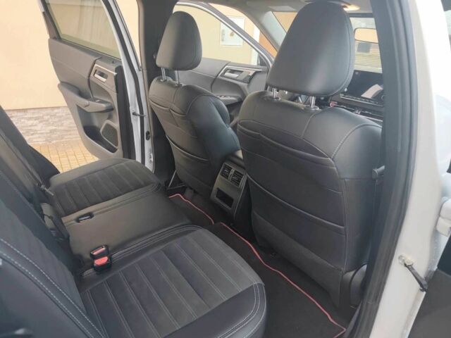 Белый Мицубиси Аутлендер, объемом двигателя 2.4 л и пробегом 20 тыс. км за 21000 $, фото 9 на Automoto.ua