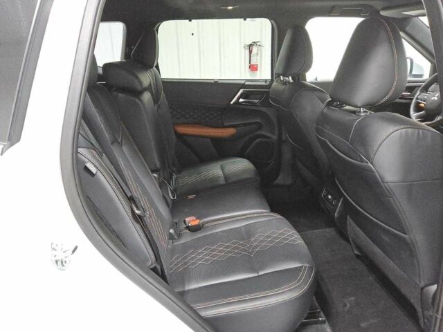 Белый Мицубиси Аутлендер, объемом двигателя 2.5 л и пробегом 12 тыс. км за 11000 $, фото 10 на Automoto.ua