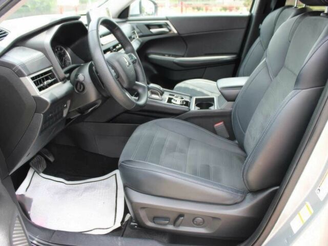 Білий Міцубісі Аутлендер, об'ємом двигуна 2.5 л та пробігом 14 тис. км за 8200 $, фото 7 на Automoto.ua