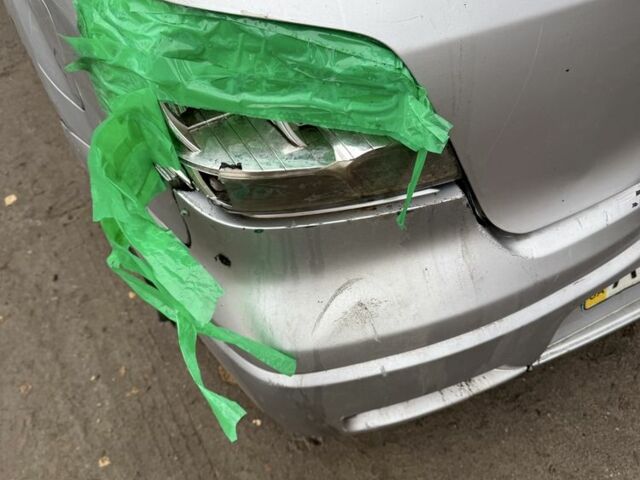 Бежевий Міцубісі Аутлендер, об'ємом двигуна 2 л та пробігом 500 тис. км за 2200 $, фото 6 на Automoto.ua