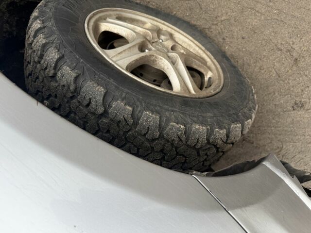 Бежевий Міцубісі Аутлендер, об'ємом двигуна 2 л та пробігом 500 тис. км за 2200 $, фото 4 на Automoto.ua