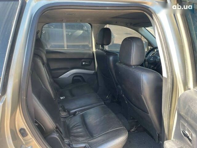 Мицубиси Аутлендер 2007 в Киеве на Automoto.ua Бежевый Мицубиси Аутлендер, объемом двигателя 3 л и пробегом 358 тыс. км за 9900 $, фото 14 на Automoto.ua