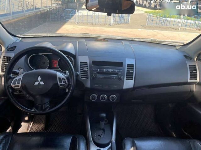 Мицубиси Аутлендер 2007 в Киеве на Automoto.ua Бежевый Мицубиси Аутлендер, объемом двигателя 3 л и пробегом 358 тыс. км за 9900 $, фото 15 на Automoto.ua
