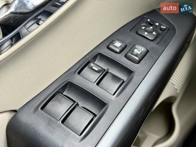 Бежевый Мицубиси Аутлендер, объемом двигателя 3 л и пробегом 210 тыс. км за 9000 $, фото 23 на Automoto.ua