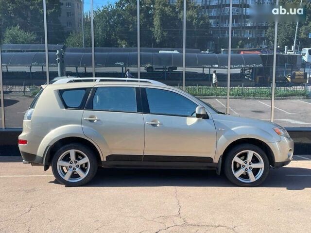Мицубиси Аутлендер 2007 в Киеве на Automoto.ua Бежевый Мицубиси Аутлендер, объемом двигателя 3 л и пробегом 358 тыс. км за 9900 $, фото 7 на Automoto.ua