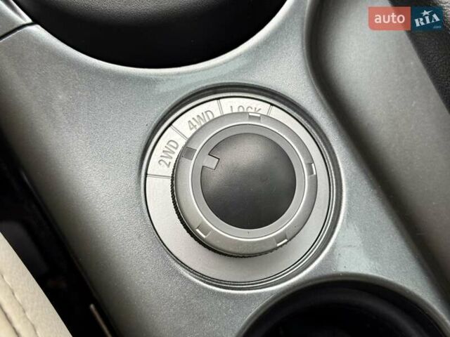 Бежевый Мицубиси Аутлендер, объемом двигателя 3 л и пробегом 210 тыс. км за 9000 $, фото 19 на Automoto.ua