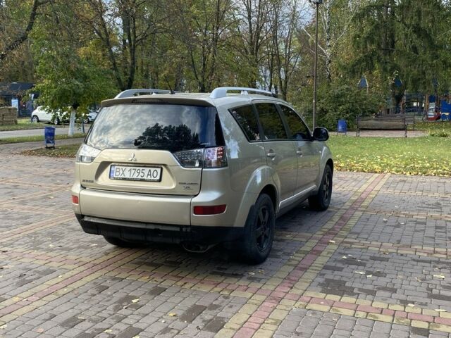 Бежевый Мицубиси Аутлендер, объемом двигателя 3 л и пробегом 330 тыс. км за 7800 $, фото 8 на Automoto.ua