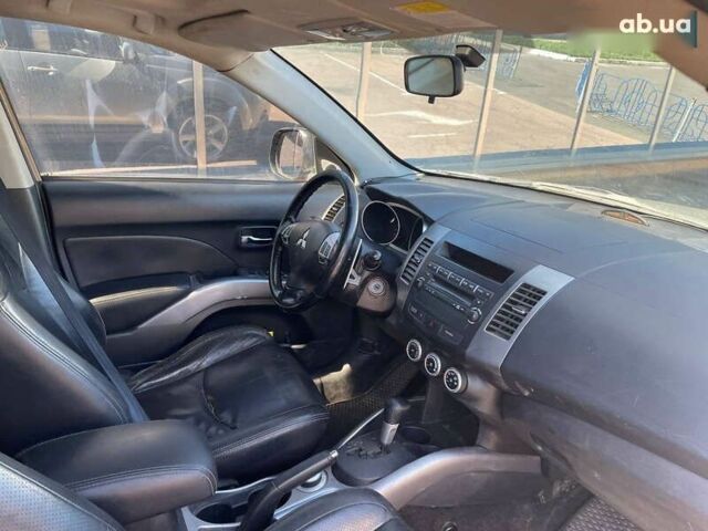 Мицубиси Аутлендер 2007 в Киеве на Automoto.ua Бежевый Мицубиси Аутлендер, объемом двигателя 3 л и пробегом 358 тыс. км за 9900 $, фото 8 на Automoto.ua