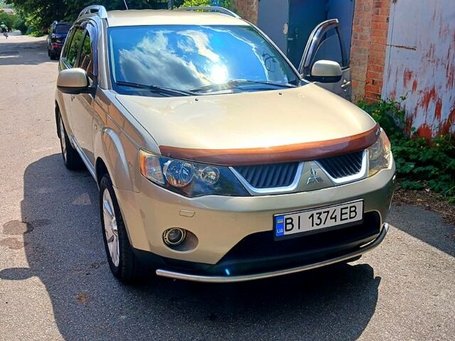 Бежевый Мицубиси Аутлендер, объемом двигателя 2.4 л и пробегом 204 тыс. км за 8500 $, фото 3 на Automoto.ua