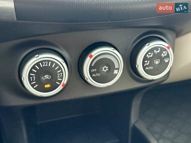 Бежевый Мицубиси Аутлендер, объемом двигателя 3 л и пробегом 210 тыс. км за 9000 $, фото 17 на Automoto.ua