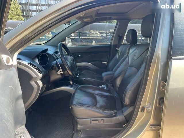 Мицубиси Аутлендер 2007 в Киеве на Automoto.ua Бежевый Мицубиси Аутлендер, объемом двигателя 3 л и пробегом 358 тыс. км за 9900 $, фото 10 на Automoto.ua