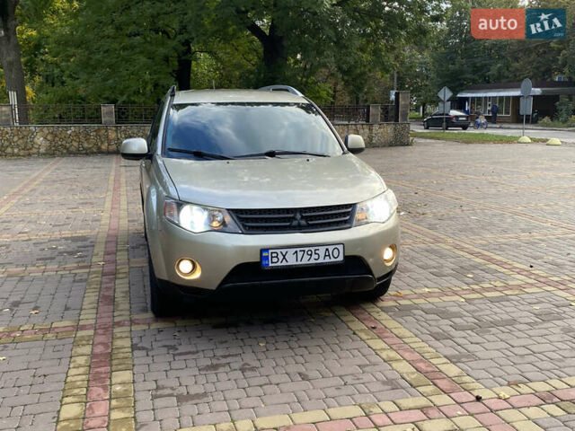 Бежевый Мицубиси Аутлендер, объемом двигателя 3 л и пробегом 330 тыс. км за 7800 $, фото 9 на Automoto.ua