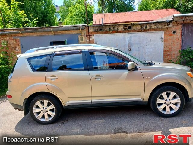 Бежевый Мицубиси Аутлендер, объемом двигателя 2.4 л и пробегом 204 тыс. км за 8500 $, фото 4 на Automoto.ua
