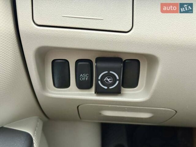 Бежевый Мицубиси Аутлендер, объемом двигателя 3 л и пробегом 210 тыс. км за 9000 $, фото 22 на Automoto.ua