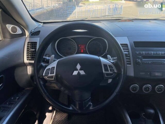 Мицубиси Аутлендер 2007 в Киеве на Automoto.ua Бежевый Мицубиси Аутлендер, объемом двигателя 3 л и пробегом 358 тыс. км за 9900 $, фото 16 на Automoto.ua