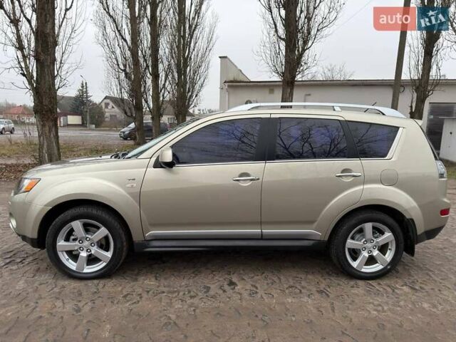 Бежевый Мицубиси Аутлендер, объемом двигателя 3 л и пробегом 178 тыс. км за 9450 $, фото 11 на Automoto.ua