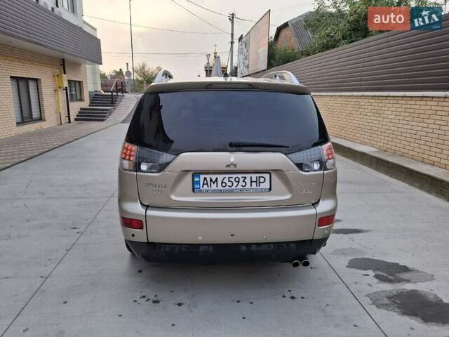 Бежевий Міцубісі Аутлендер, об'ємом двигуна 3 л та пробігом 266 тис. км за 8500 $, фото 5 на Automoto.ua