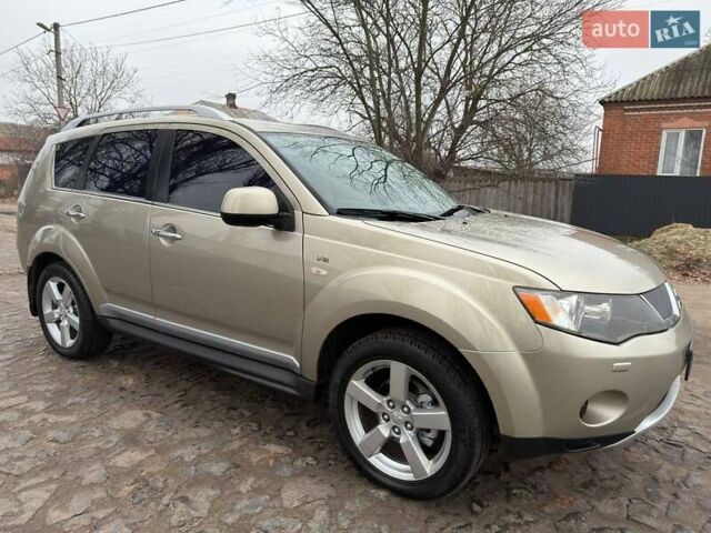 Бежевый Мицубиси Аутлендер, объемом двигателя 3 л и пробегом 178 тыс. км за 9450 $, фото 6 на Automoto.ua