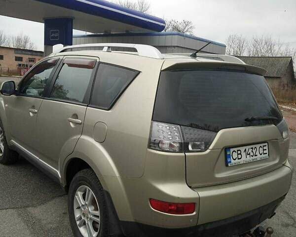 Бежевий Міцубісі Аутлендер, об'ємом двигуна 2.4 л та пробігом 290 тис. км за 6800 $, фото 3 на Automoto.ua