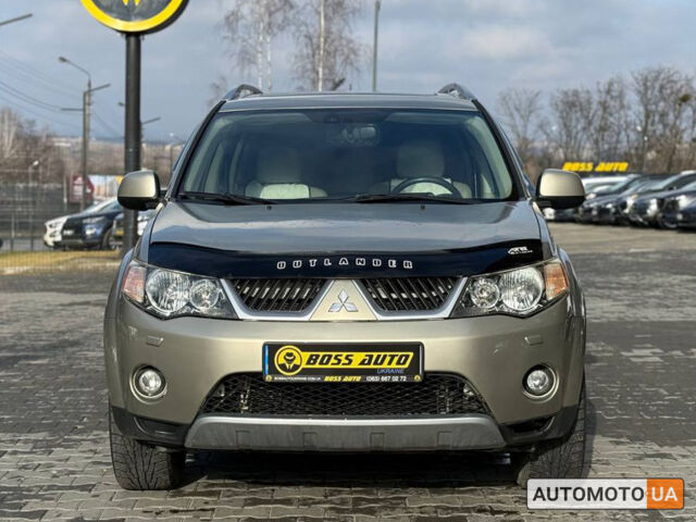 Бежевий Міцубісі Аутлендер, об'ємом двигуна 2.4 л та пробігом 195 тис. км за 8500 $, фото 1 на Automoto.ua