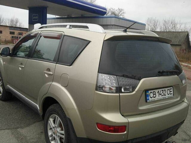 Бежевий Міцубісі Аутлендер, об'ємом двигуна 2.4 л та пробігом 290 тис. км за 6800 $, фото 4 на Automoto.ua