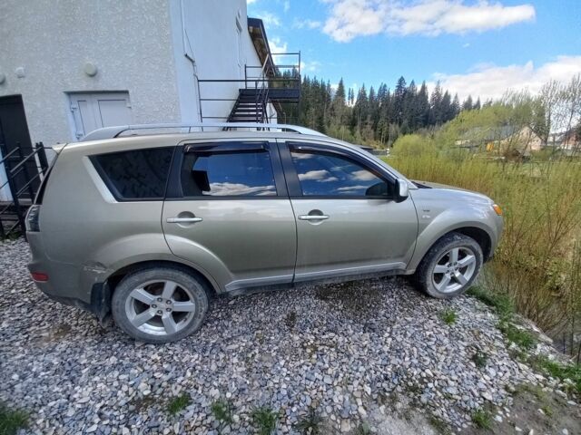 Міцубісі Аутлендер 2008 у Яремче на Automoto.ua Бежевий Міцубісі Аутлендер, об'ємом двигуна 3 л та пробігом 80 тис. км за 11500 $, фото 2 на Automoto.ua