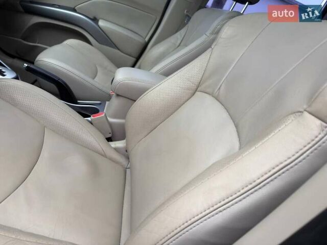 Бежевый Мицубиси Аутлендер, объемом двигателя 3 л и пробегом 178 тыс. км за 9450 $, фото 27 на Automoto.ua